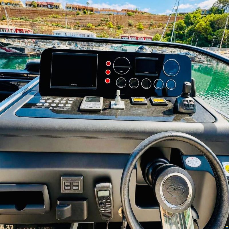 Cranchi A32 Luxury Tender