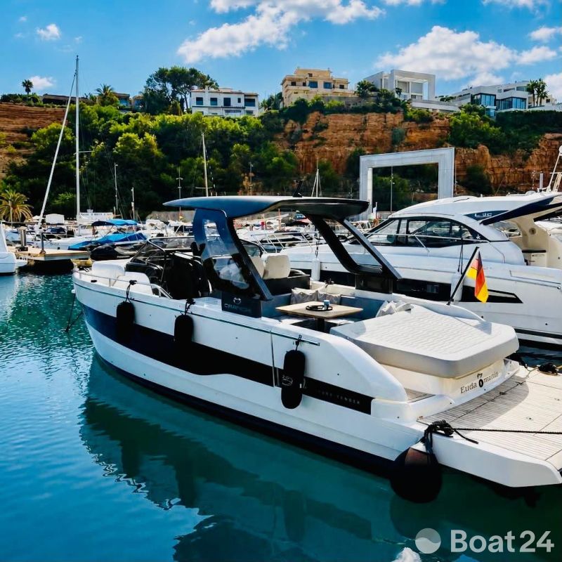 Cranchi A32 Luxury Tender