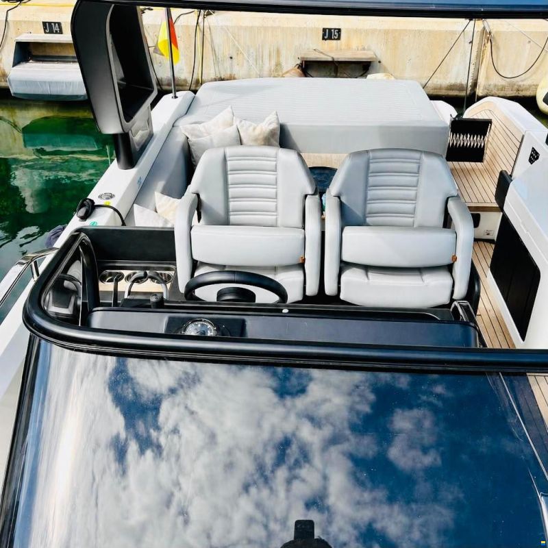 Cranchi A32 Luxury Tender