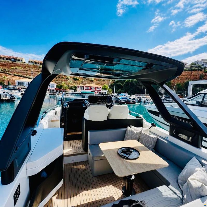 Cranchi A32 Luxury Tender