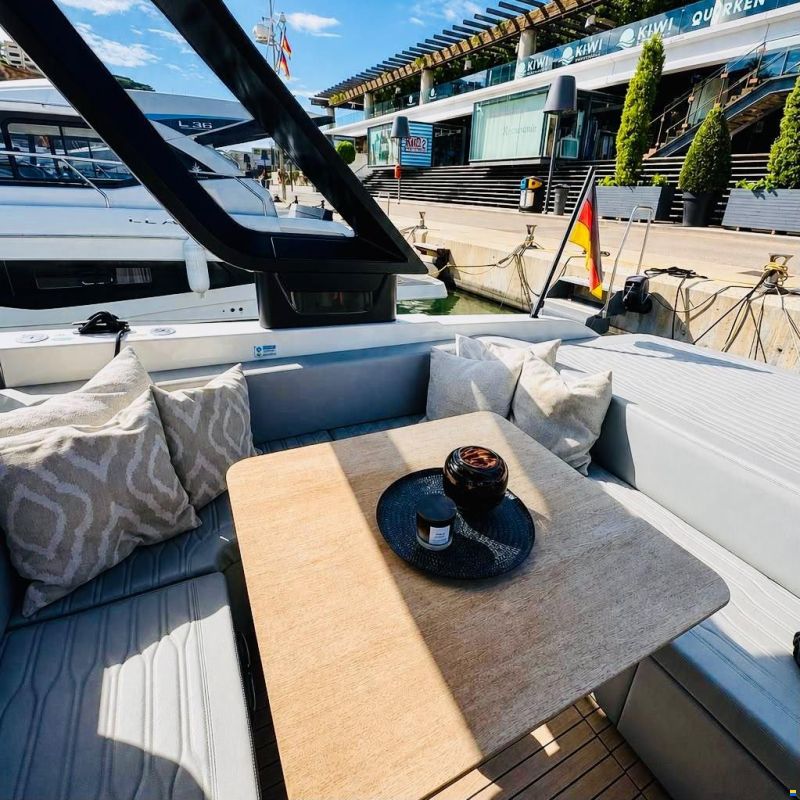 Cranchi A32 Luxury Tender