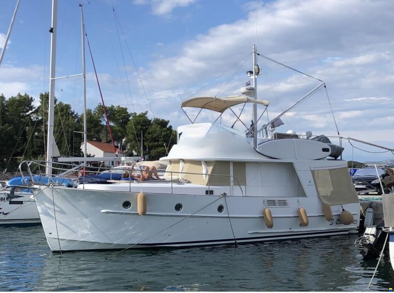 Beneteau Swift Trawler 42