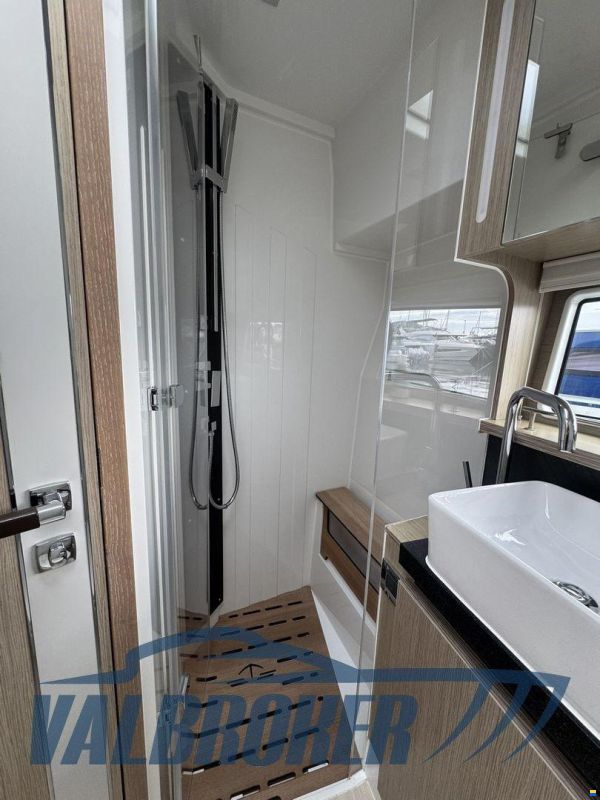 Sealine F430