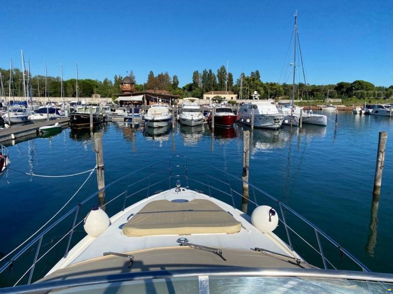 Azimut AZ 62