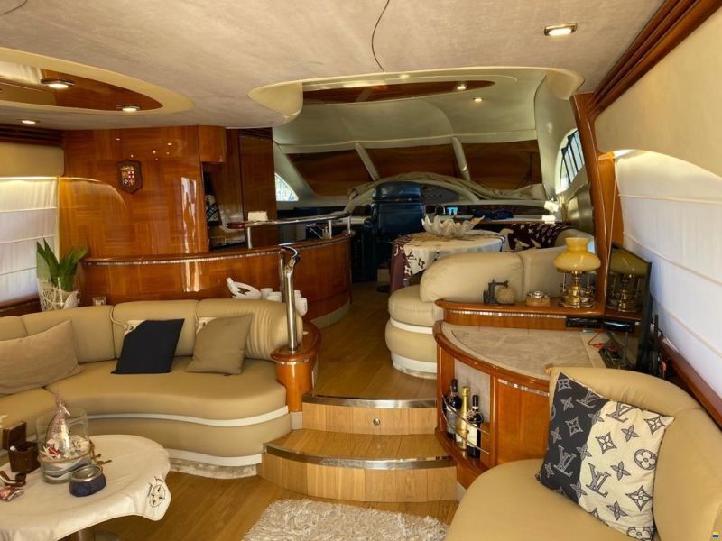 Azimut AZ 62