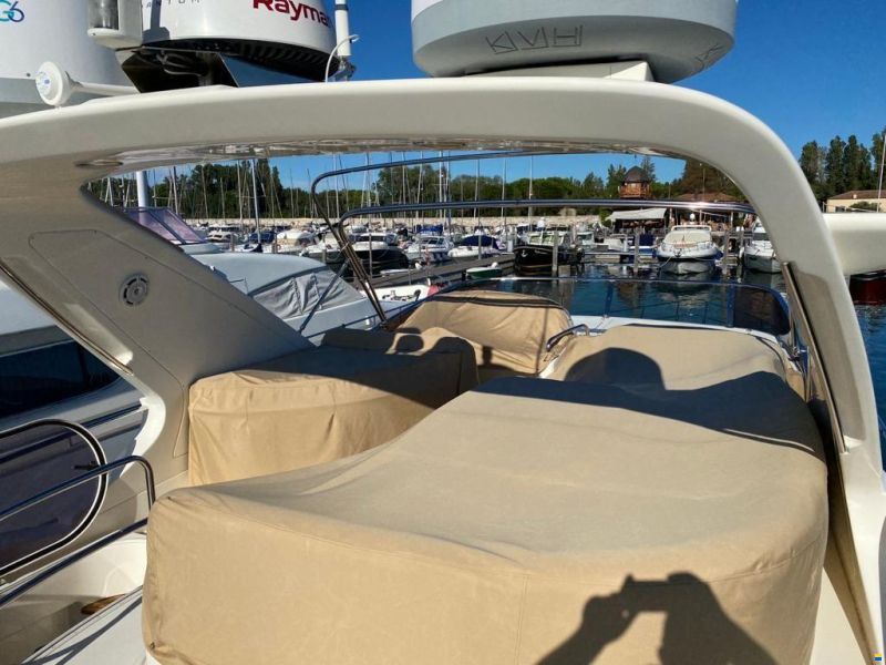 Azimut AZ 62