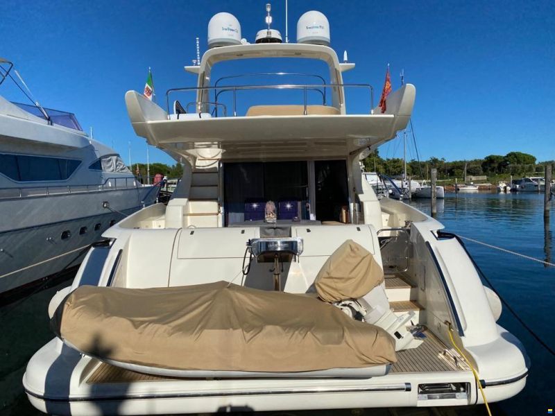 Azimut AZ 62