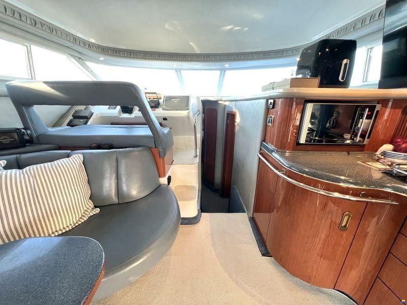Sea Ray 400 Sedan Bridge