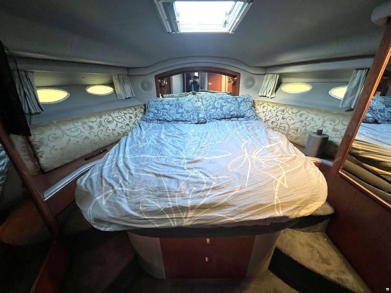Sea Ray 400 Sedan Bridge