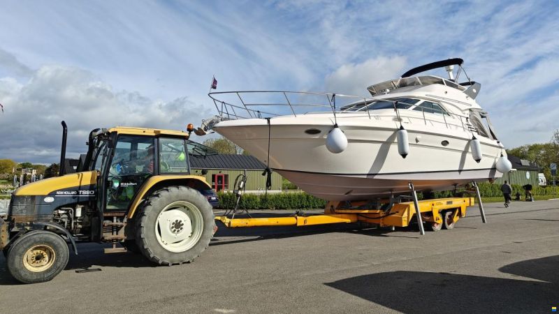 Sea Ray 400 Sedan Bridge