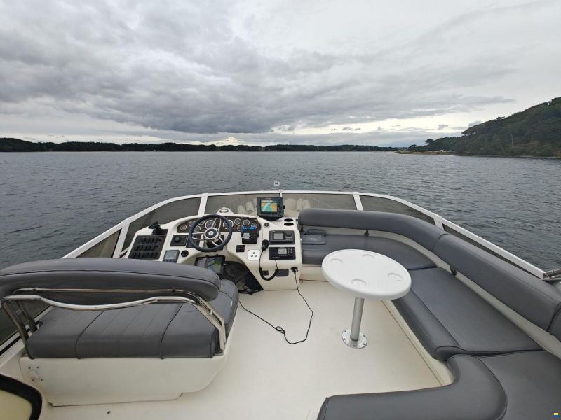 Sea Ray 400 Sedan Bridge