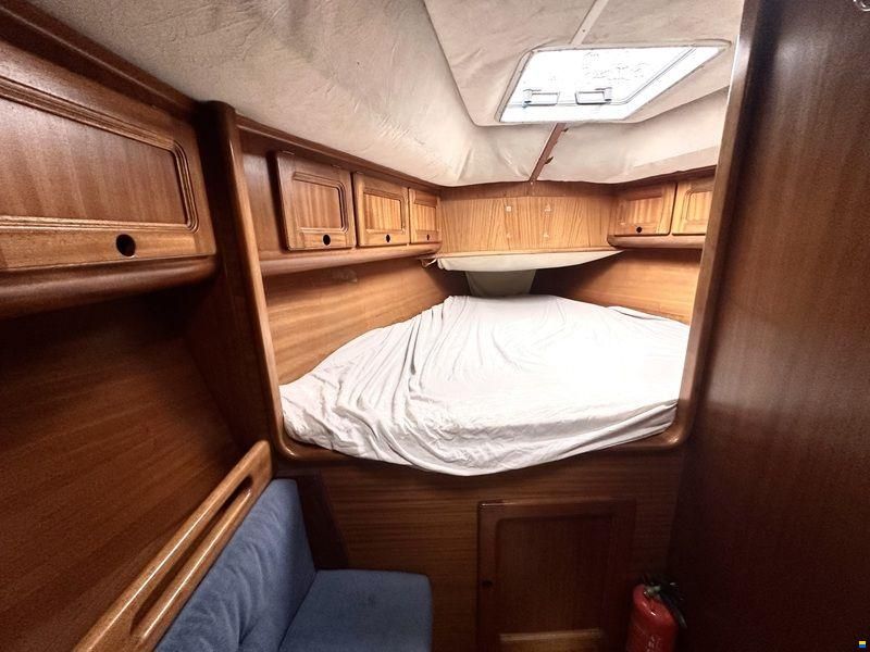 Bavaria 370