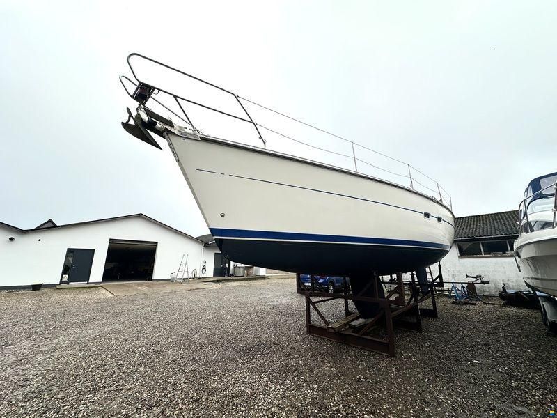 Bavaria 370
