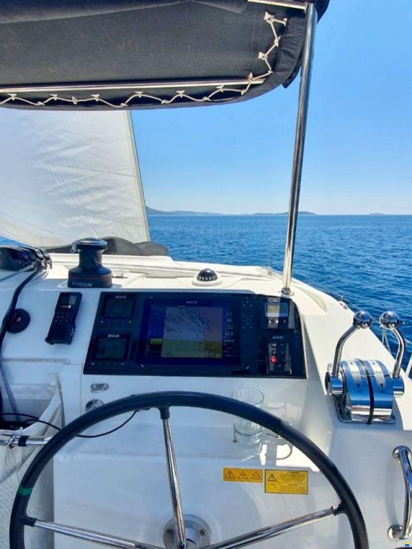 2019 Lagoon 40