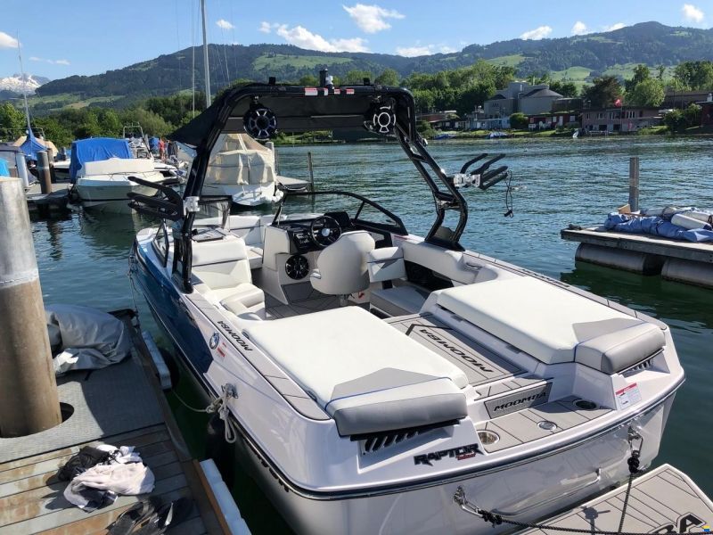 Moomba Kaiyen