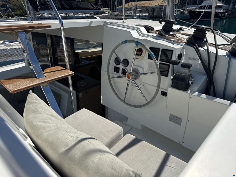 Fountaine Pajot Lucia 40