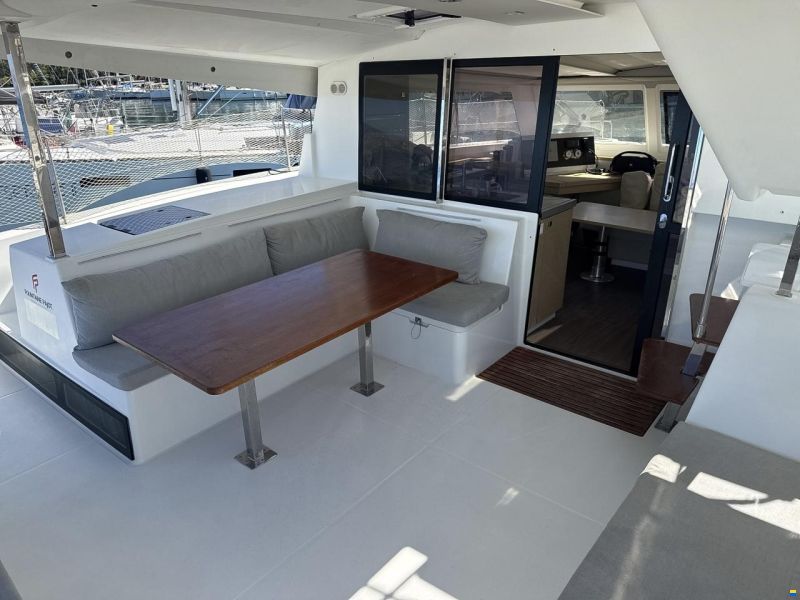 Fountaine Pajot Lucia 40