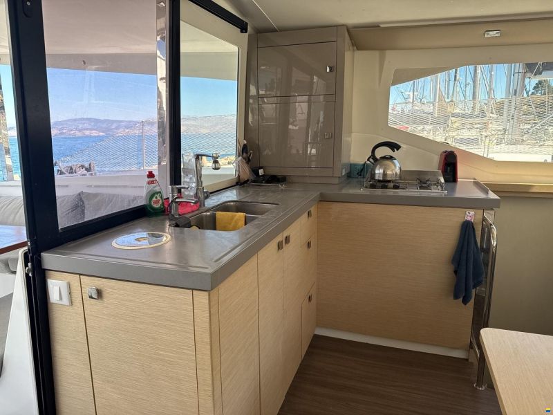 Fountaine Pajot Lucia 40