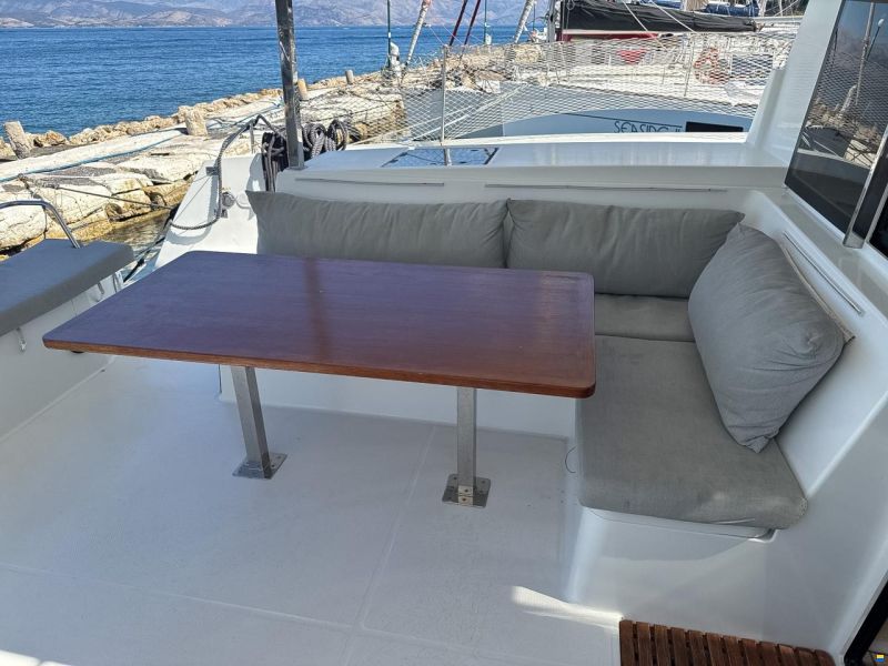 Fountaine Pajot Lucia 40