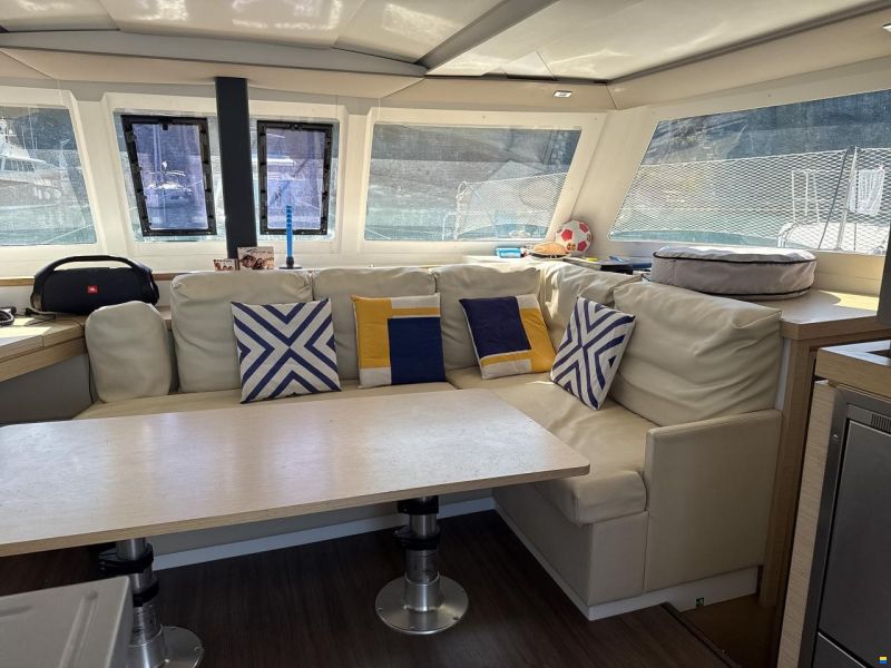 Fountaine Pajot Lucia 40