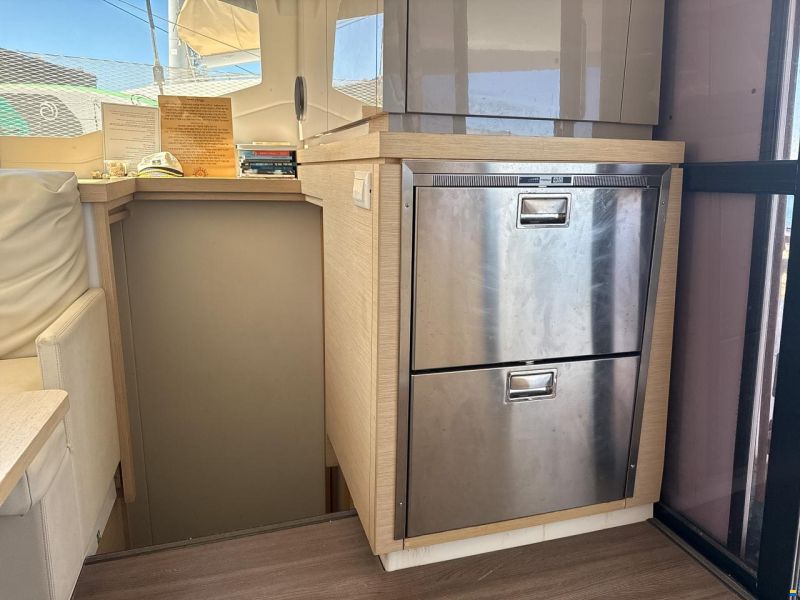 Fountaine Pajot Lucia 40