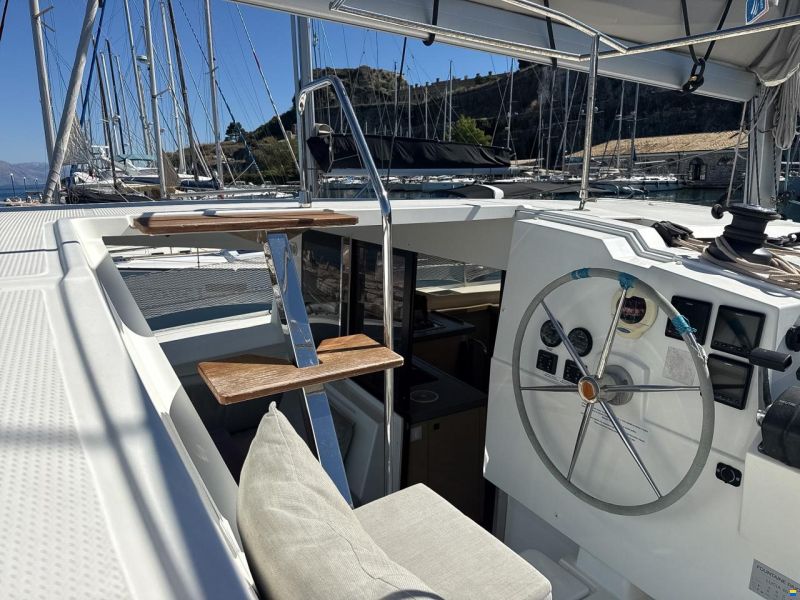 Fountaine Pajot Lucia 40
