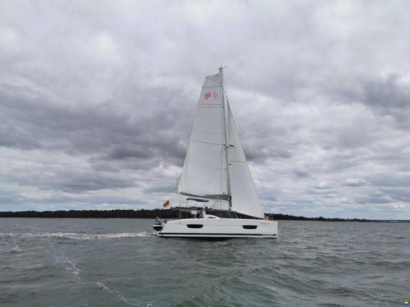 Fountaine Pajot Lucia 40
