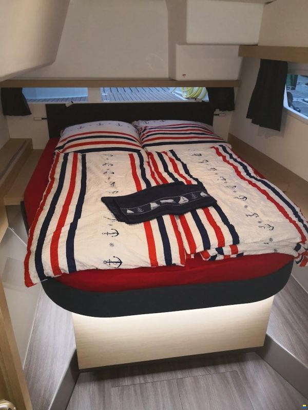 Fountaine Pajot Lucia 40