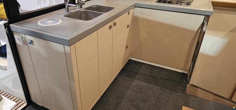 Fountaine Pajot Lucia 40