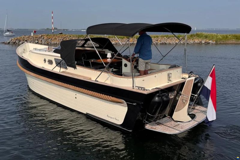 Menken NEWPORT BASS 900