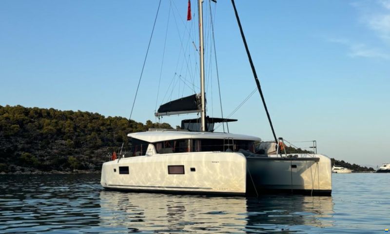 Lagoon 42