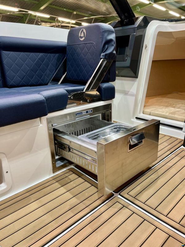 Parker 630 Day Cruiser
