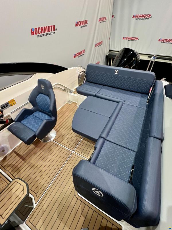 Parker 630 Day Cruiser