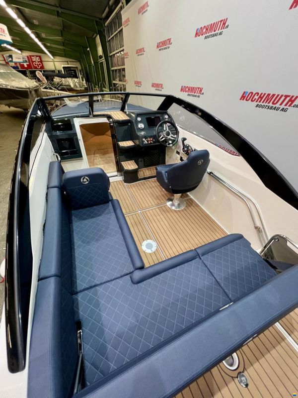 Parker 630 Day Cruiser