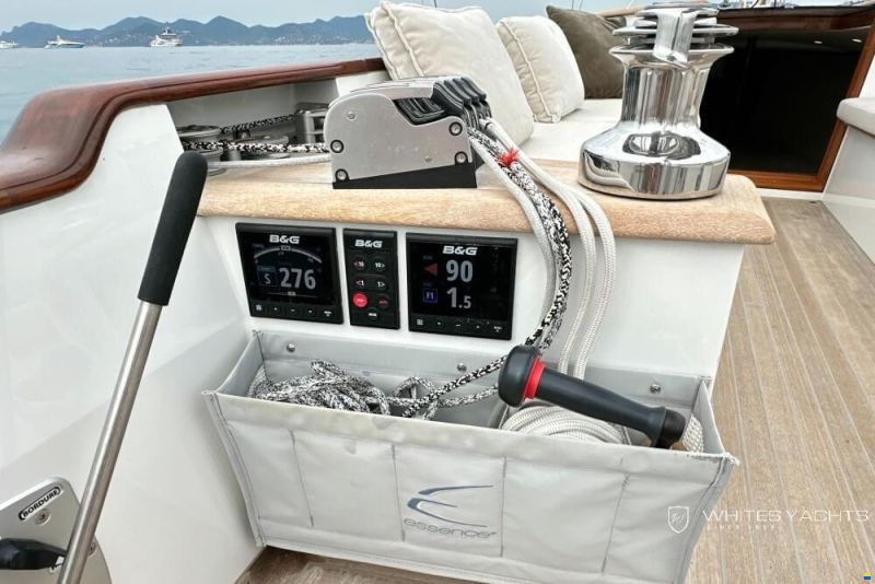 Essence Yachts 33