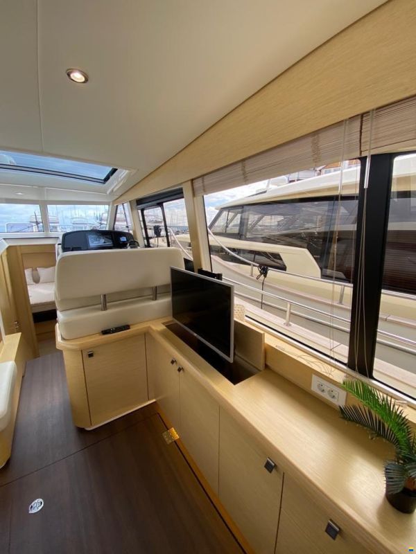Greenline 40 Solar