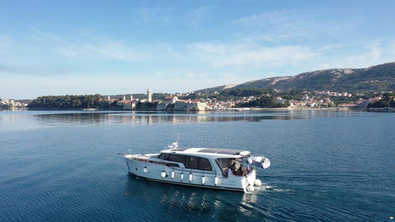 Greenline 40 Solar