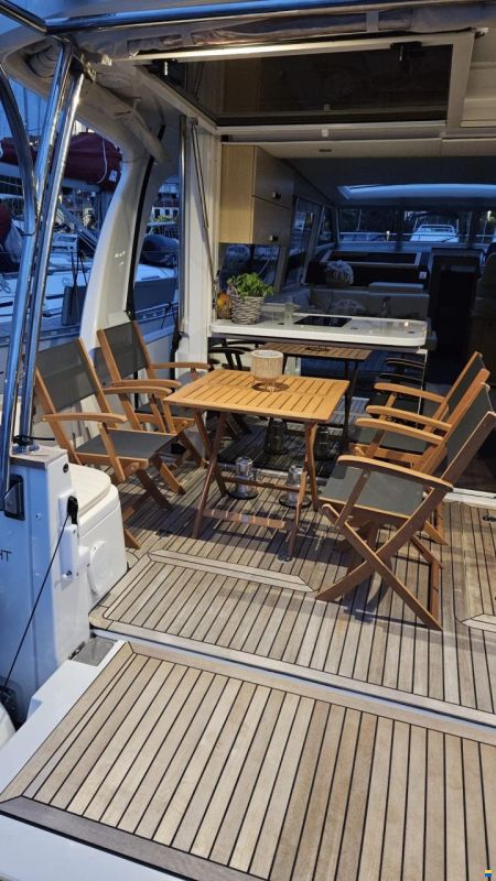 Greenline 40 Solar