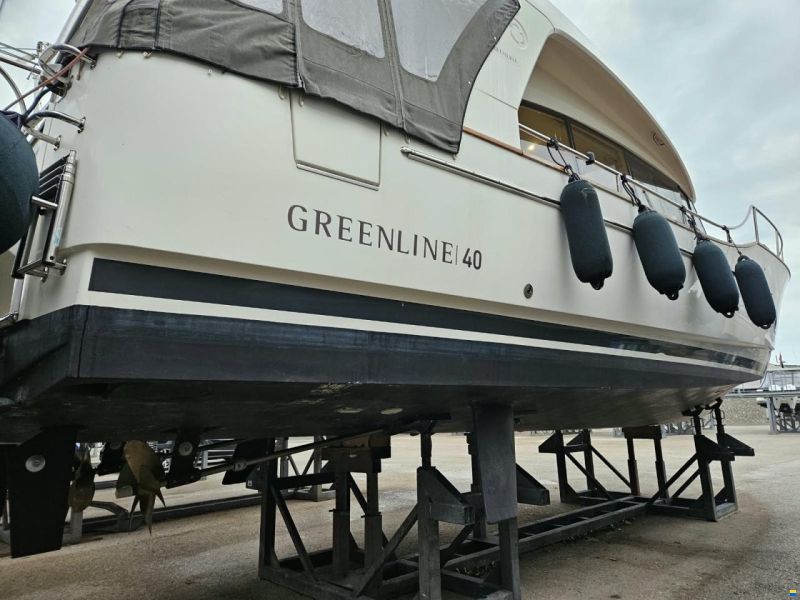 Greenline 40 Solar