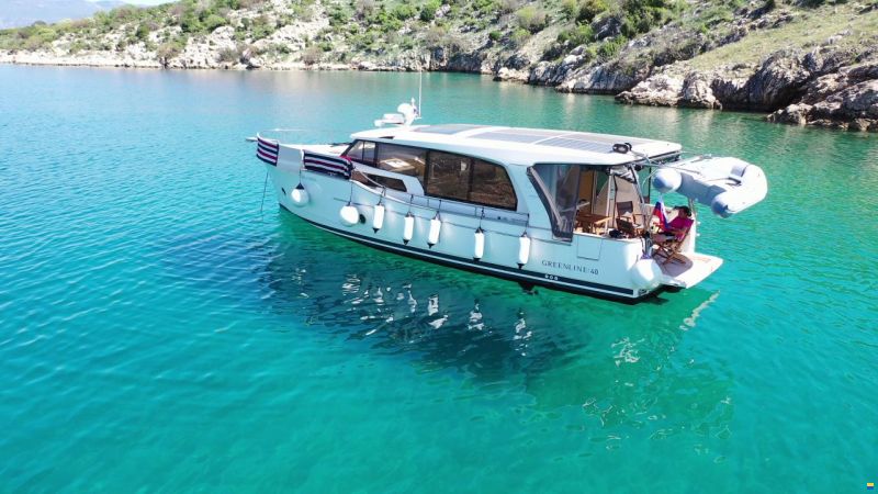 Greenline 40 Solar