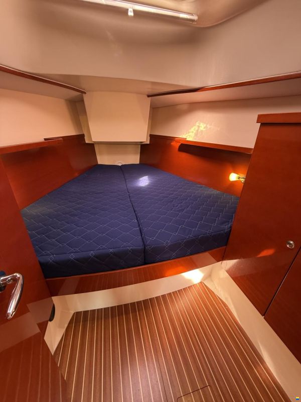 Hanse 370