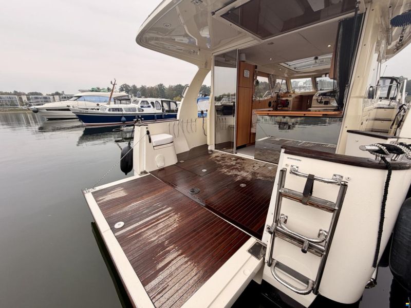 Greenline 33