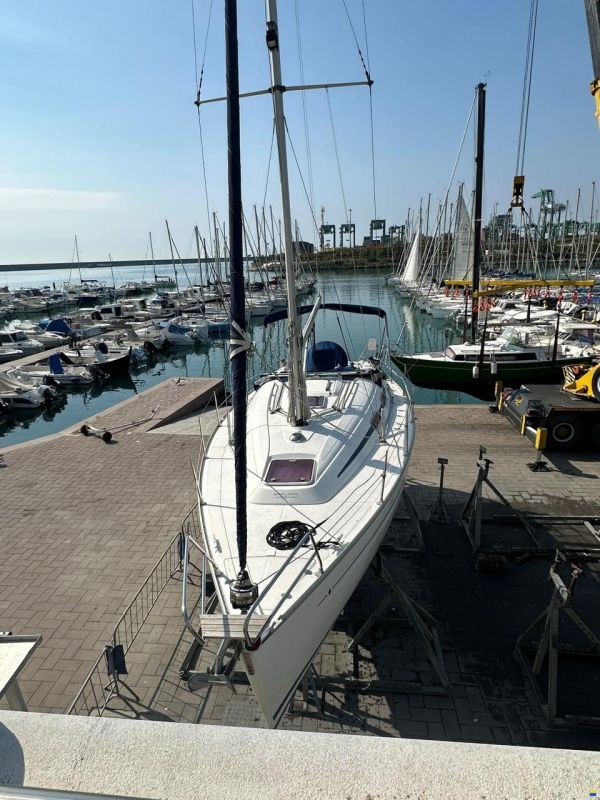 Bavaria 32