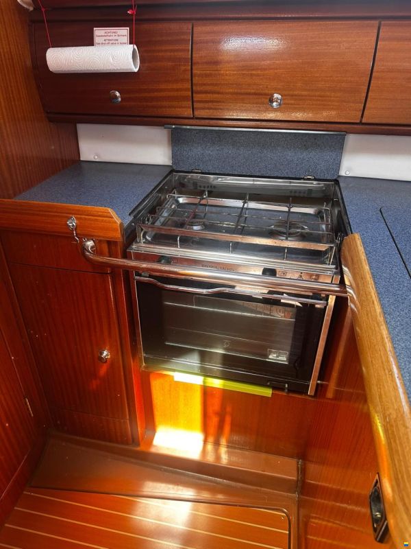Bavaria 32