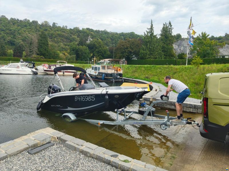 Bayliner M17