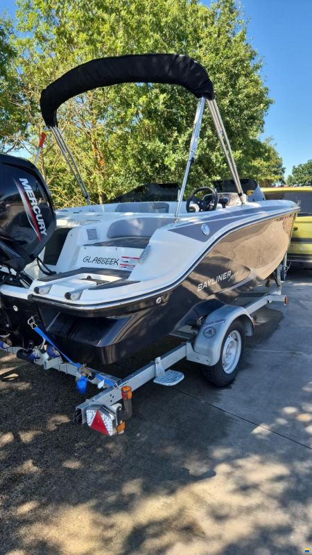 Bayliner M17