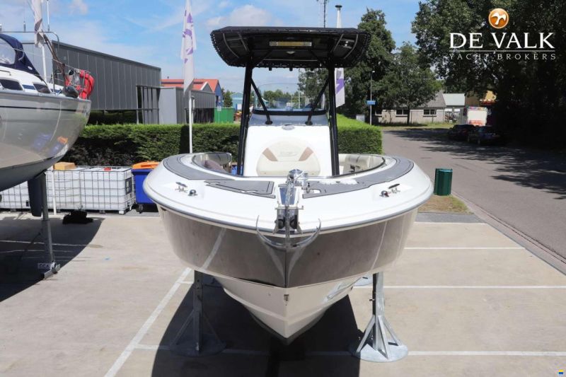 Boston Whaler 270 Outrage