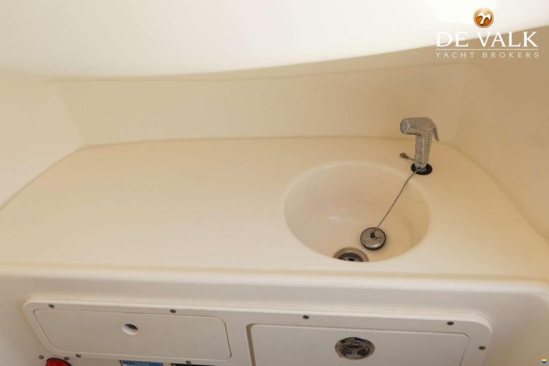 Boston Whaler 270 Outrage
