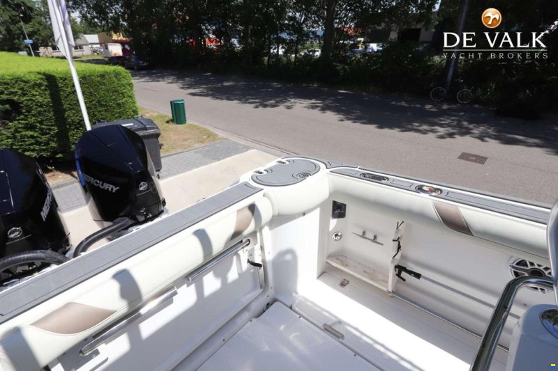 Boston Whaler 270 Outrage