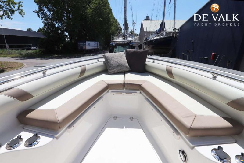 Boston Whaler 270 Outrage